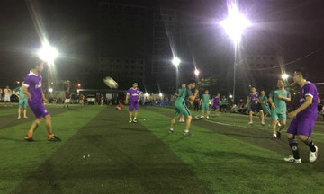 Hai trận đấu 'nghẹt thở' khai màn giải bóng FPT Retail Hà Nội