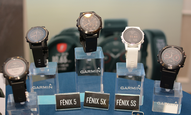 Dòng sản phẩm đồng hồ thông minh cao cấp fēnix® 5 series.