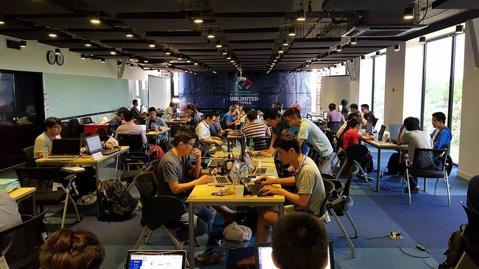 <div style="text-align:justify;"> Chùm ảnh "Vietnam AI Hackathon 2017 - có cứng có mềm, có nam có nữ" của Giám đốc Công nghệ FPT Lê Hồng Việt, nhận được nhiều lượt thích và bình luận trên Workplace.</div>