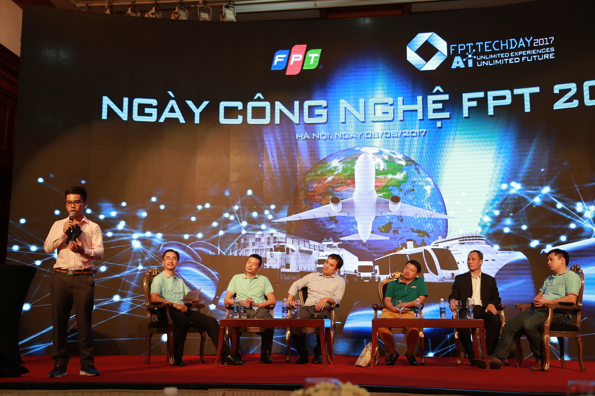 <p> Buổi chiều cùng ngày, Tech Day chia làm các chủ đề chuyên sâu và hội thảo bàn tròn về chủ đề Việt Nam trong làn sóng Trí tuệ nhân tạo.</p>