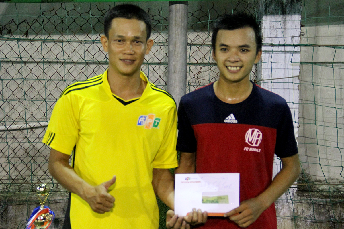 <p class="Normal" style="text-align:justify;"> Ghi được 13 bàn thắng, cầu thủ Phan Văn Tuấn, đội bóng PT11304, giành vị trí Vua phá lưới của giải. </p>