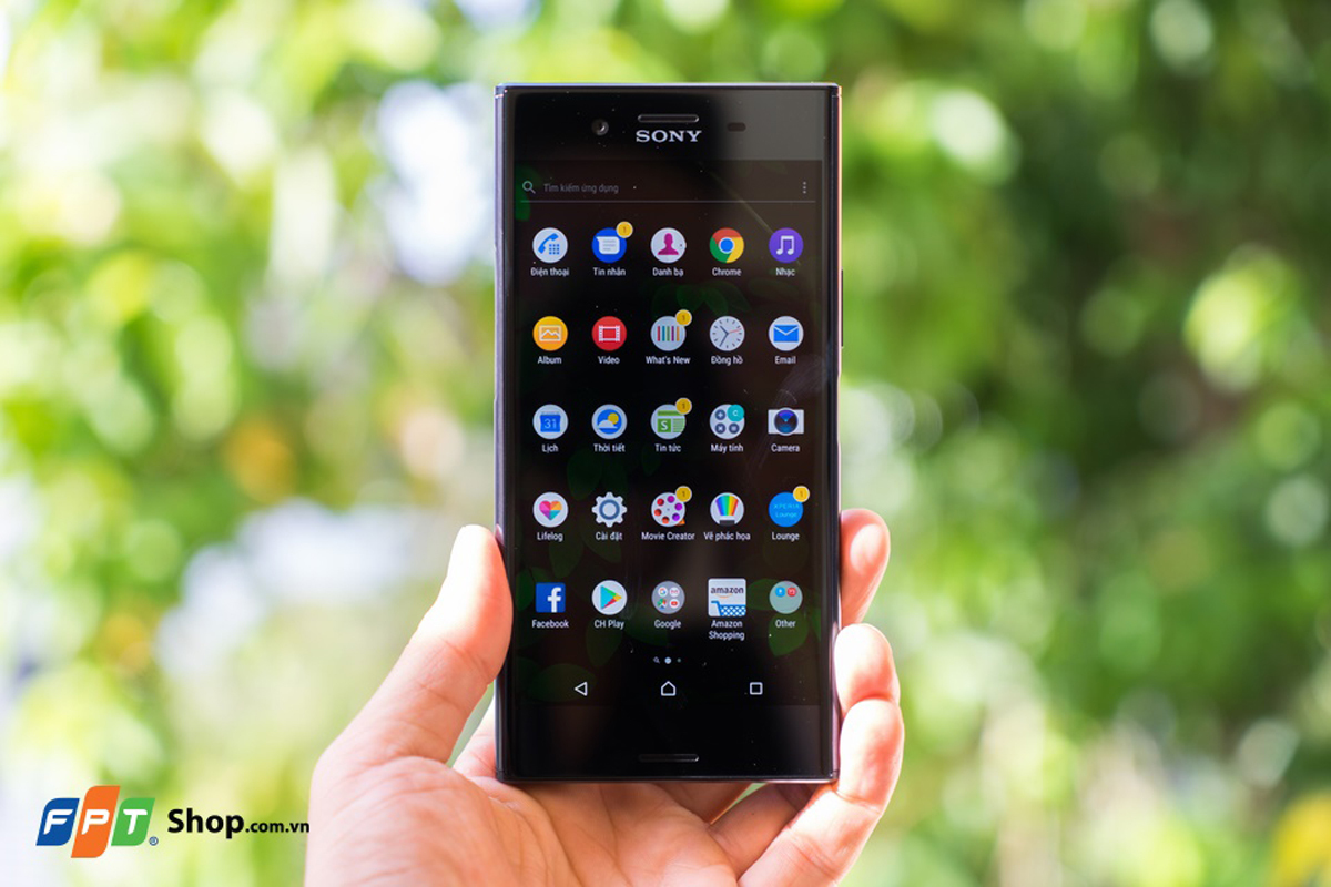 <p> Mẫu smartphone cao cấp Xperia XZ Premium được là con át chủ bài của Sony năm nay. Đáng chú ý nhất là màn hình độ phân giải 4K HDR xuất hiện lần đầu tiên trên một thiết bị di động. </p>