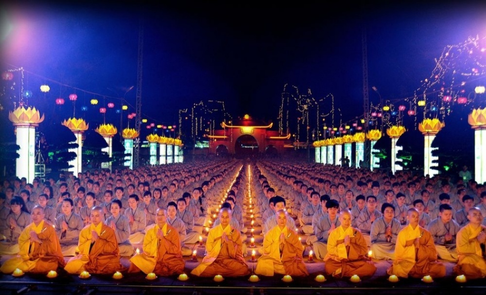 <p> Lễ hội Phật đản tại Việt Nam.</p>