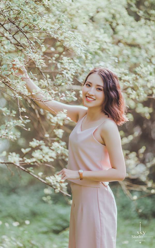 <p style="text-align:justify;"> Cô nàng Trương Thị Thu Trang, FPT Telecom Hà Nội, có gương mặt xinh đẹp và nụ cười duyên dáng. </p>
