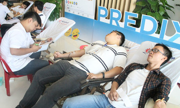 200 CBNV miền Trung hiến máu cứu người
