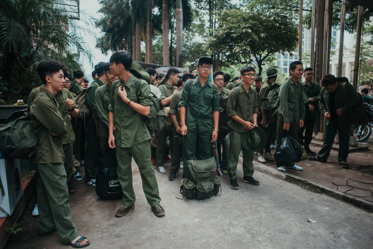 <p class="Normal"> Sáng 2/7, gần 300 sinh viên Đại học Greenwich Việt Nam đã có mặt tại Tòa nhà Detech, chuẩn bị cho hành trình tại Xuân Hòa.</p>