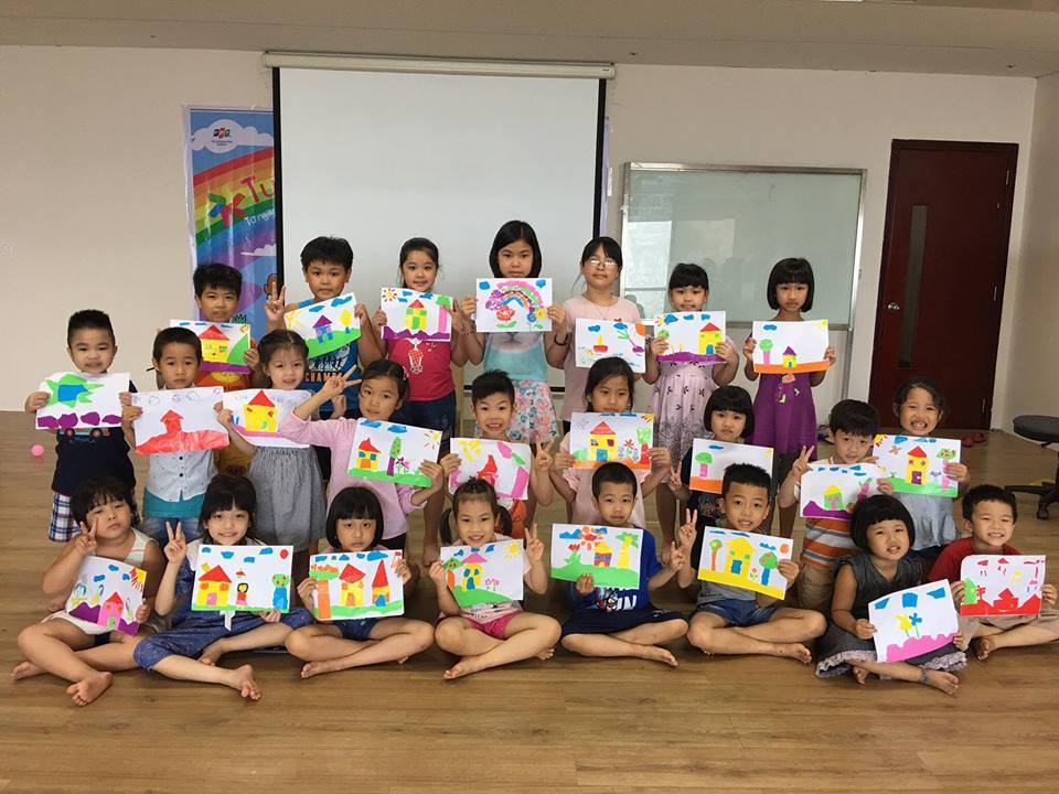 <p> <span style="color:rgb(0,0,0);">FPT IS vừa tổ chức Lễ tổng kết CLB FIS Small - nơi sinh hoạt dành cho các con của CBNV trong dịp nghỉ hè năm nay, tại tầng 22, tòa nhà Keangnam, Hà Nội.</span></p>
