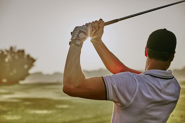 Approach S20 tích hợp hàng loạt chức năng chuyên cho người chơi golf.