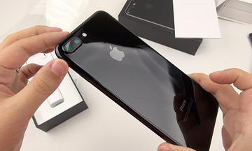 iPhone 7 Plus Jet Black chính hãng liên tục giảm giá cả triệu đồng