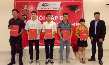 Gần 40 sinh viên FPT Polytechnic Đà Nẵng nhận bằng tốt nghiệp