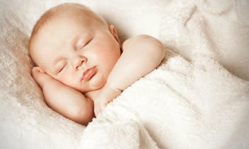 5 lý do mẹ không nên cho trẻ dưới 2 tuổi ngủ gối