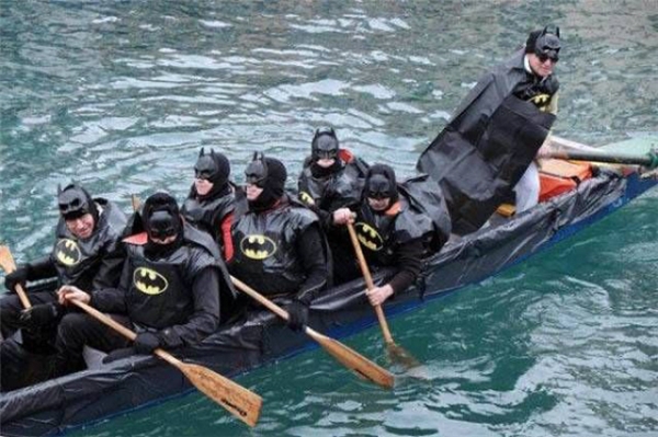 <p> Biệt đội batman đang trên đường giải cứu thế giới. </p>