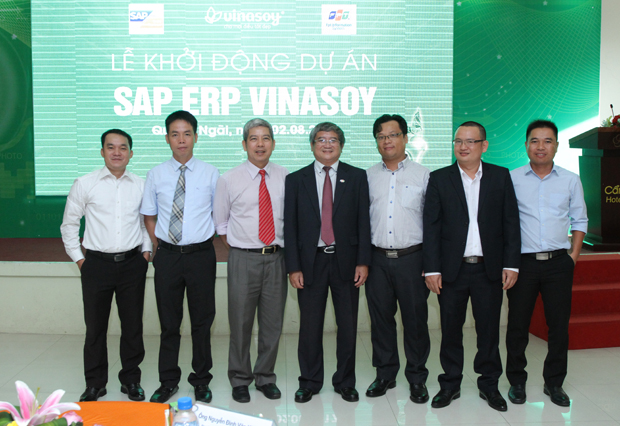 TGĐ FPT Bùi Quang Ngọc cùng lãnh đạo FPT IS tại lễ khởi động dự án.