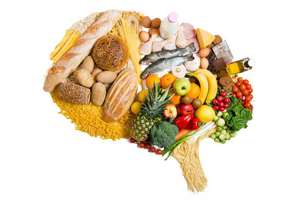 <p class="Normal"> <strong>8. Lựa chọn thực phẩm tốt cho trí não</strong></p> <p class="Normal"> Khi ngồi vào bàn học, bạn cần được bổ sung đầy đủ protein (thịt, gia cầm, hạt, trứng), carbohydrate (trái cây và rau quả) và chất béo (bơ, dầu dừa, pho mát, sữa). Các nguồn dinh dưỡng tự nhiên sẽ cung cấp cho bạn sự tập trung cao độ, bền bỉ và tất cả những năng lượng cần thiết cho quá trình học tập của bạn.</p> <p class="Normal"> Bạn nên tránh ăn những món chứa nhiều đường như nước soda, kẹo và bánh mì có chứa quá nhiều tinh bột để tránh cảm giác mụ mẫm, mệt mỏi, và nếu không được cấp đủ năng lượng cần thiết sẽ còn gây ảnh hưởng đến sự tập trung và khả năng tiếp thu trong quá trình học của bạn.</p>