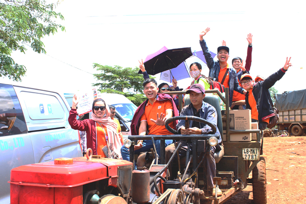 Trong hai ngày cuối tháng 9, đoàn thiện nguyện của FPT IS HCM đã có hành trình ý nghĩa đến với trẻ em nghèo ở cao nguyên Đắk Nông.
