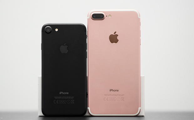 Sau khi iPhone 8 xuất hiện, giá của iPhone 7 và 7 Plus ở Việt Nam giảm sâu.