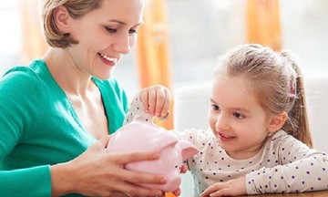 Bốn cách dạy trẻ về tiền bạc