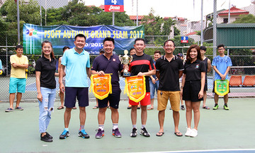 CEO Hoàng Việt Anh vô địch giải Tennis Cup mùa thu FSOFT 2017