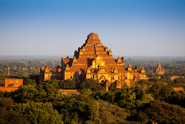 Những ngôi đền, chùa trên khắp lãnh thổ Myanmar được xây dựng từ khoảng thế kỷ 12 và 13, dưới thời Pagan, khi Phật giáo được truyền bá rộng rãi.