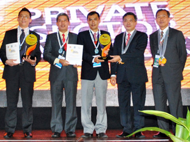 Sản phẩm FPT.eHospital và FPT.eGov của FPT đại diện cho Việt Nam đã xuất sắc giành giải Vàng và Bạc giải thưởng CNTT và TT ASEAN 2012 (ASEAN ICT Awards 2012 - AICTA).