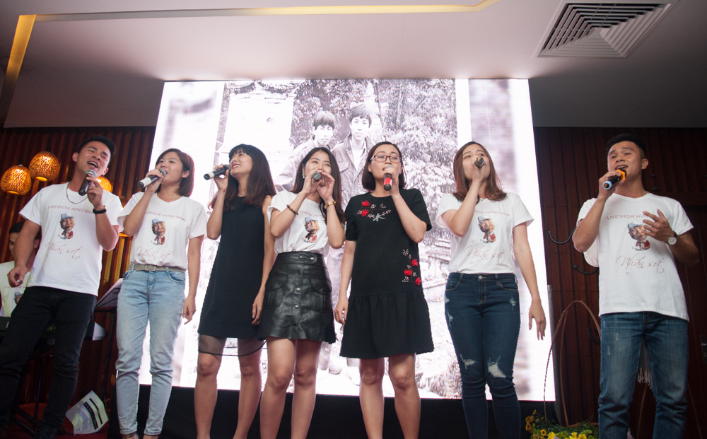 <p> Anh Nguyễn Duy Hưng thú nhận, anh đã mua vé một chiều khi đặt chân vào FPT. Từ đó, sự nghiệp và mọi vui buồn của anh gắn chặt với nhà họ F.</p>