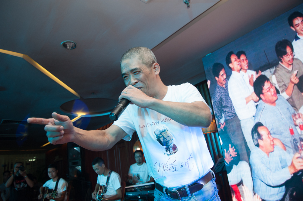 <p> Nhạc sĩ Trương Quý Hải tâm sự về việc anh Hưng dụ mình về nhà F, thành công thoát sang lĩnh vực phân phối. </p>