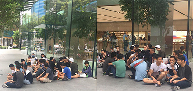 Nhóm người xếp hàng từ trước 4 ngày Apple Store Singapore mở bán iPhone X.