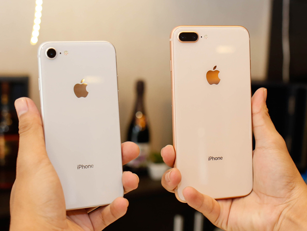 bộ đôi iPhone 8, 8 Plus phiên bản dung lượng 64 GB và 256 GB phân phối chính hãng mã VN/A dành cho thị trường Việt Nam sẽ có mặt tại hệ thống này từ ngày 10/11 tới.