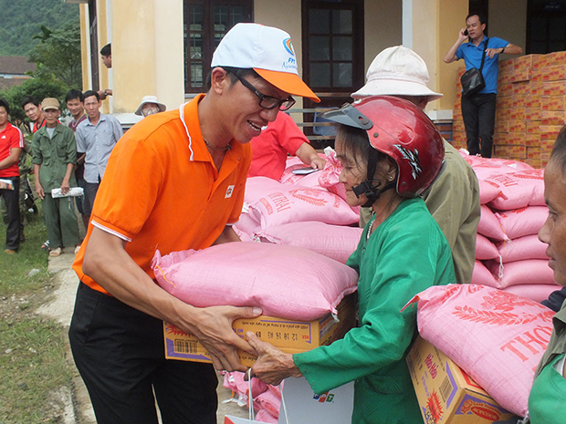 Từ sáng ngày 14/11, đoàn thiện nguyện FPT sẽ bắt đầu công tác cứu trợ tại 3 tỉnh Khánh Hòa, Phú Yên, Thừa Thiên Huế.