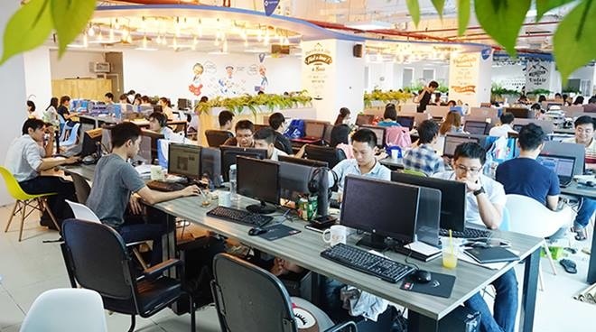 <p class="Normal"> NextTech là một tập hợp các công ty công nghệ khởi nghiệp xuất thân tại Việt Nam từ năm 2001 với tiền thân là PeaceSoft-group. Công ty đang chuyên doanh các dịch vụ như chợ trực tuyến, cổng thanh toán, ví điện tử, thanh toán thẻ trên di động, cho vay tiêu dùng, sàn giao dịch tiền mã hoá, hậu cần kho vận, chuyển phát hàng hoá, đào tạo công nghệ, du lịch trực tuyến… NextTech hoạt động tại 8 văn phòng trên toàn cầu tại Hà Nội, TP HCM (Việt Nam), Bangkok (Thái Lan), Kuala Lumpur (Malaysia), Jakarta (Indonesia), Manila (Philippines), San Jose (bang California, Mỹ) và Quảng Châu (Trung Quốc).</p> <p class="Normal" style="text-align:justify;"> Đây là giải thưởng do Hiệp hội Internet Việt Nam, các nhà báo CNTT và độc giả bình chọn nhằm tìm ra các doanh nghiệp nội dung số có nhiều đóng góp cho phát triển Internet Việt Nam trong một thập kỷ vừa qua (2007 – 2017). Các tiêu chí để chọn lọc là: Doanh nghiệp cung cấp nội dung số phổ cập đến cho nhiều người dùng Internet Việt Nam; Doanh nghiệp phát triển các dịch vụ, ứng dụng trên Internet để đưa ra các tiện ích và có ảnh hưởng lớn xã hội; Doanh nghiệp cung cấp các giải pháp trên nền tảng Internet cho số lượng lớn cá nhân và doanh nghiệp sử dụng.</p>