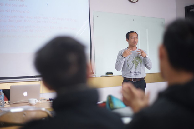 Anh Trần Vũ Quang, người có kinh nghiệm về giải quyết các vấn đề tâm lý của sinh viên, đưa ra ý kiến mỗi trường đại học cần có một bác sỹ tâm lý