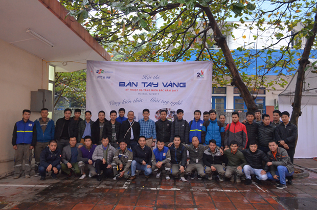 <p> Sáng này 8/12, 31 đội tề tựu tại văn phòng của FPT Telecom ở Vạn Bảo, Hà Nội để cùng tham gia "Bàn tay vàng kỹ thuật hạ tầng miền Bắc", cuộc thi được đánh giá toàn diện nhất về kỹ thuật từ trước đến nay.</p>