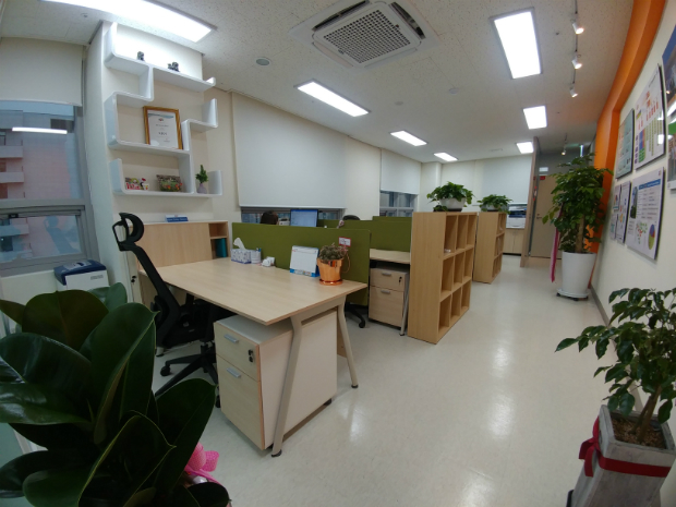 Văn phòng mới với không gian làm việc rộng và đẹp hơn, sức chứa lớn hơn.