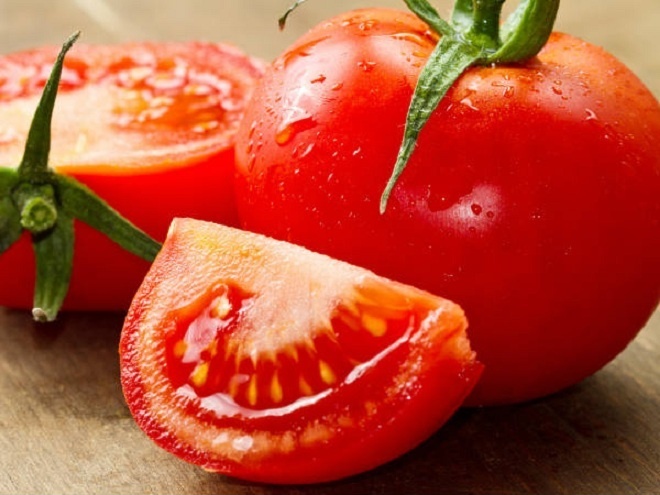 <p> Ăn một bát súp hoặc canh cà chua sẽ có lợi cho bạn trong mùa đông. Cà chua giàu vitamin C và chất lycopene có thể làm tăng hệ miễn dịch của bạn từ bên trong và giúp phòng chống lại bệnh tật ngày lạnh.</p>