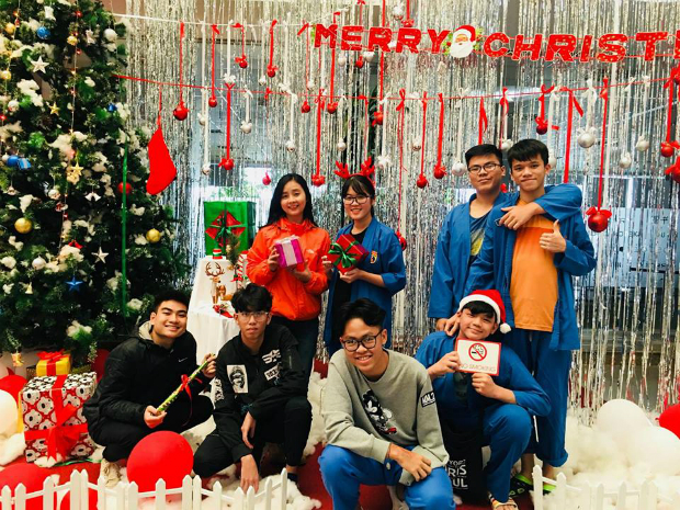 Ảnh dự thi của Nguyễn Phương Mai, học sinh FSchool với lời nhắn "Giáng sinh này chẳng còn cô đơn nữa, bởi vì chúng mình đã có nhau".