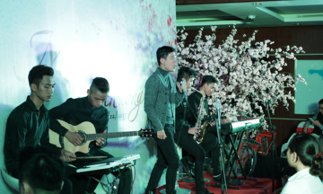 Ban nhạc Acoustic đầu tiên của FPT IS ra mắt tại ‘Mùa yêu thương’