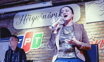 Ca sĩ Trang Konverse 'đốn tim' khi hát live 'chưa bao giờ'