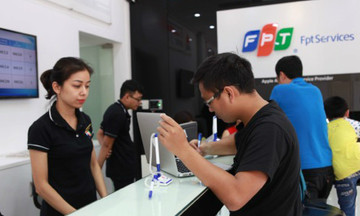 FPT Services chính thức thay pin mới cho iPhone chạy chậm tại Việt Nam