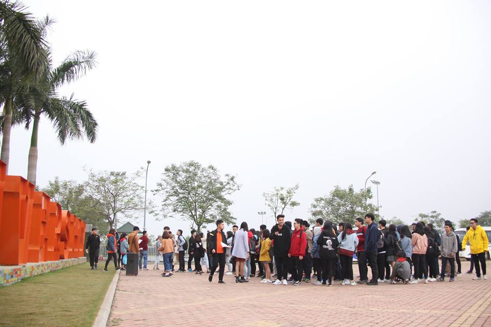 <p> Hoạt động này nằm trong chuỗi sự kiện “Open day” do phòng Tuyển sinh Đại học FPT tổ chức nhằm kết nối với các trường THPT ở Hà Nội để tạo cơ hội tham quan, trải nghiệm thực tế môi trường Đại học FPT cho các em học sinh của các trường này.</p>