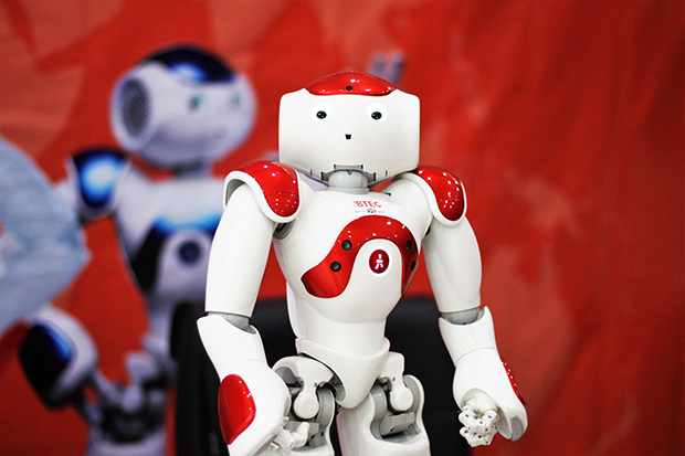 Robot BTEC NAO – Sản phẩm trí tuệ nhân tạo được nghiên cứu và phát triển bởi Viện nghiên cứu công nghệ FPT.