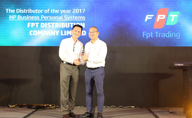 Synnex FPT tiếp tục giành hai giải thưởng lớn ở hạng mục Nhà phân phối xuất sắc máy tính doanh nghiệp và máy in của HP.
