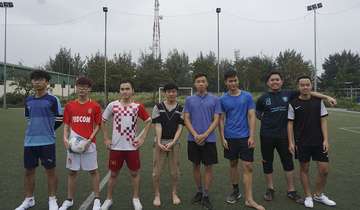 <p style="text-align:justify;"> Để đảm bảo công bằng và tăng tính cạnh tranh, Ban tổ chức quyết định chia đều số lượng sinh viên của hai trường. 17 sinh viên FPT và 8 sinh viên Brunei được chia thành 4 đội, mỗi đội 5 người.</p>