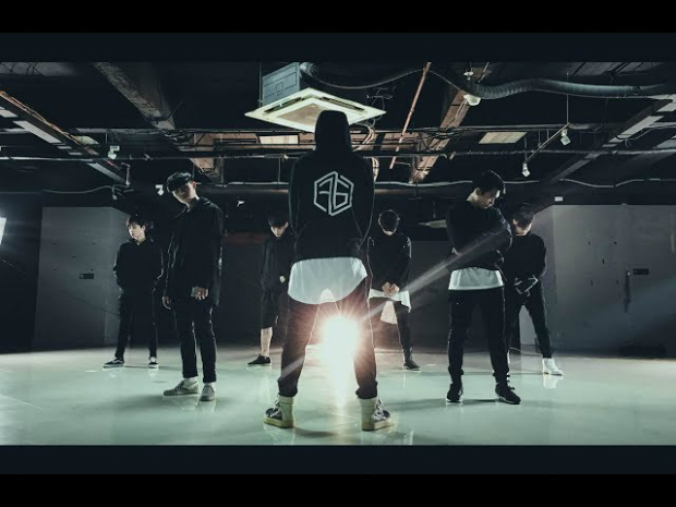 Hình ảnh trong một MV cover dance của nhóm FGDance.