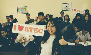 Học sinh THPT thi nhau 'check in' cùng BTEC FPT