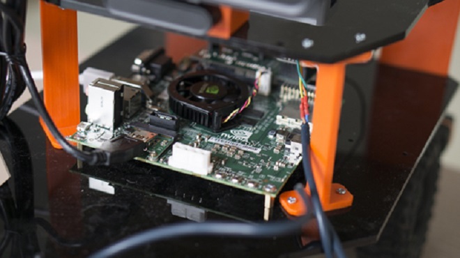 <p class="Normal" style="text-align:justify;"> Xe được trang bị bộ xử lý di động đầu tiên của NVIDIA là Tegra K1, được kiến trúc như một bộ xử lý chuyên dụng nhận nhiệm vụ tăng tốc, xử lý đồ họa và cho phép các thiết bị nhúng có thể sử dụng cùng một trình điều khiển thiết bị chính xác như chạy trên GPU máy tính để bàn.</p>