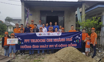 FPT Telecom chi nhánh Huế hỗ trợ 7 gia đình chính sách