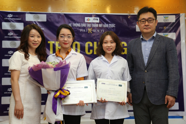 Với các chứng chỉ được nhận từ Đại học FPT cũng như Hiệp hội đào tạo làm đẹp Hàn Quốc (ACE), các học viên Poly K-Beauty đã chính thức bước chân vào con đường thẩm mỹ, làm đẹp chuyên nghiệp