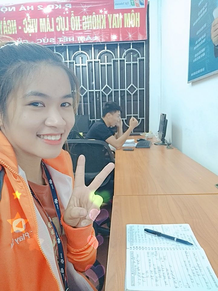 <p style="text-align:justify;"> Ngày lễ 30/4, Lê Thị Hồng Nhung, FPT Telecom HN14, vẫn đến công ty làm việc. </p>