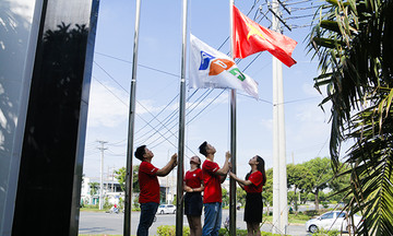 ‘Chào cờ đầu tháng là một nét văn hóa khác biệt ở FPT Tân Thuận’