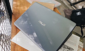 Asus Vivobook E406 giảm còn 4,99 triệu đồng tại FPT Shop